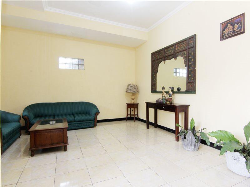 Готель Jj House Gejayan Kejayan Екстер'єр фото
