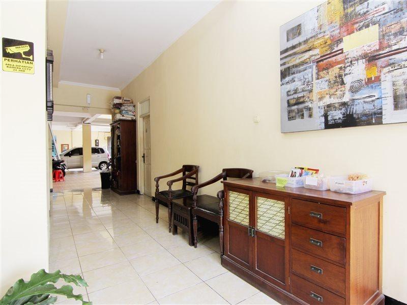 Готель Jj House Gejayan Kejayan Екстер'єр фото