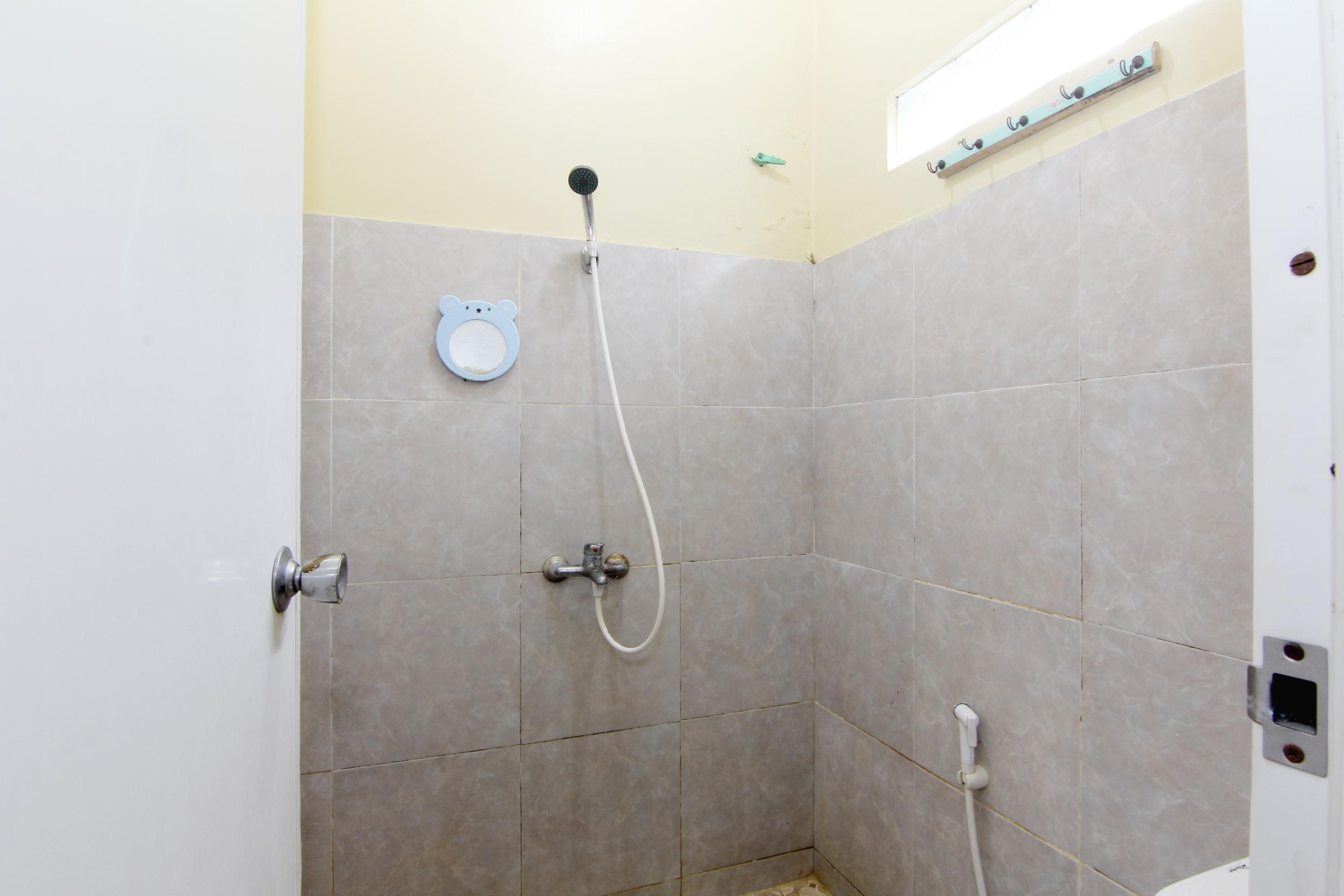 Готель Jj House Gejayan Kejayan Екстер'єр фото