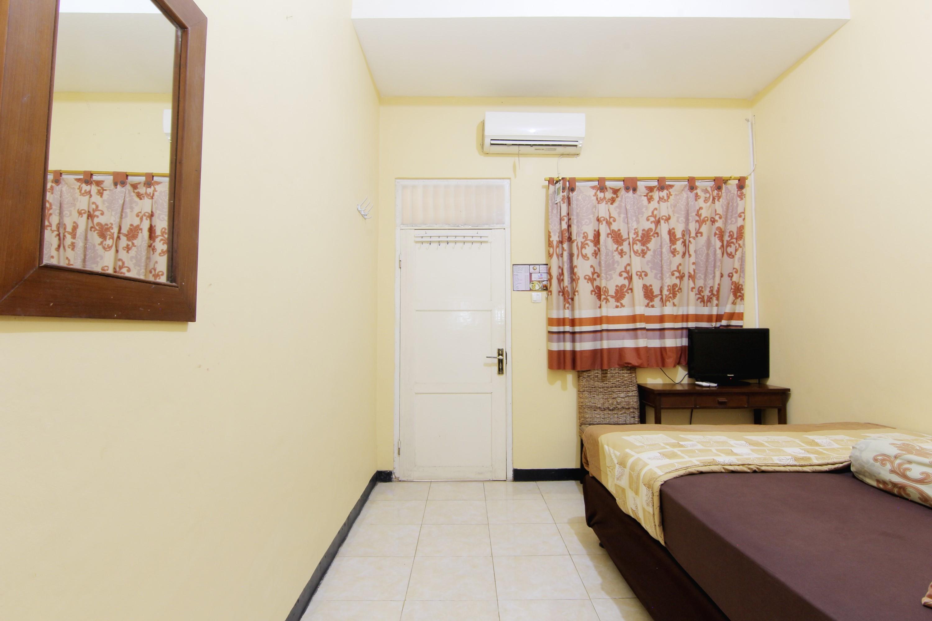 Готель Jj House Gejayan Kejayan Екстер'єр фото