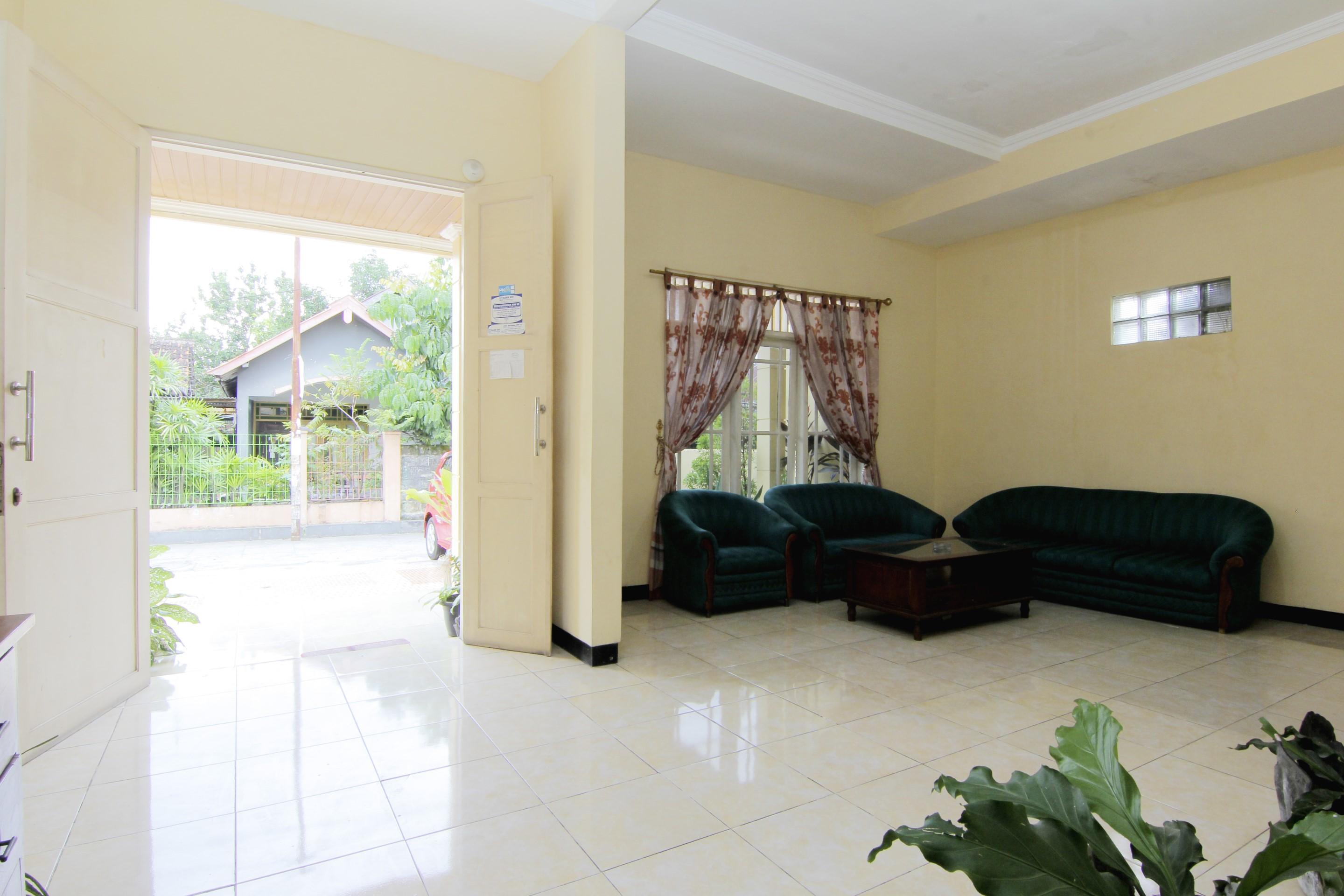 Готель Jj House Gejayan Kejayan Екстер'єр фото